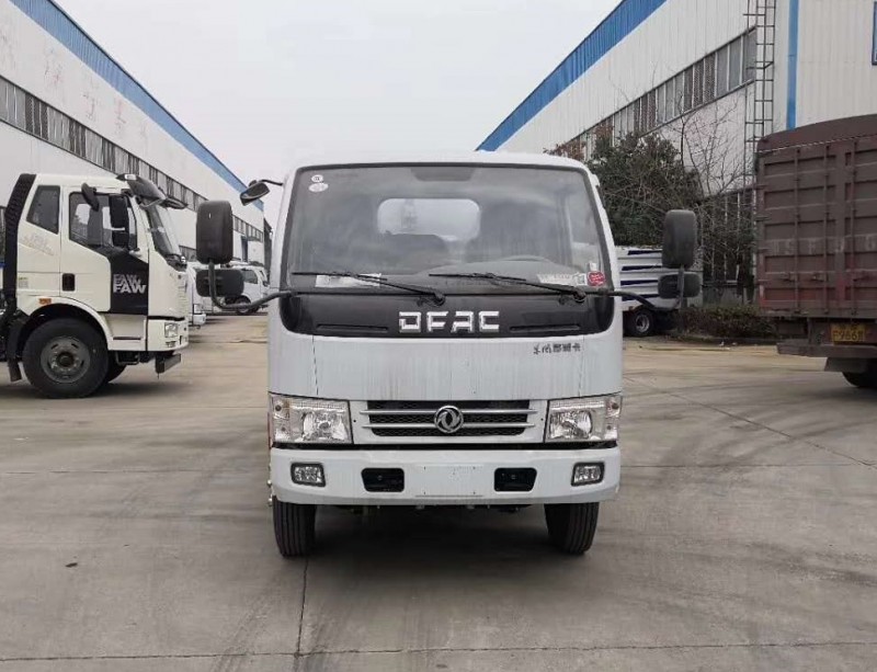 東風(fēng)多利卡5方吸污車(chē)