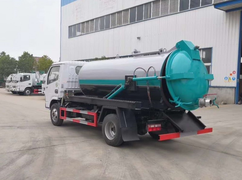 東風(fēng)多利卡5方吸污車(chē)